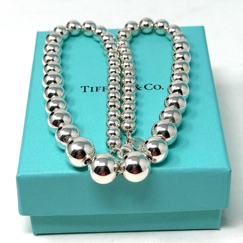 Authentic Tiffany & Co. Graduated Beaded Ball Necklace. - Picture 12 of 14